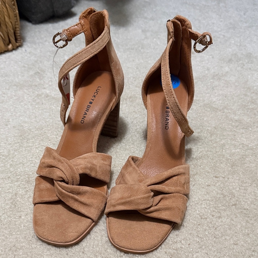 Lucky Brand Women's Tan Suede Knotted Heels